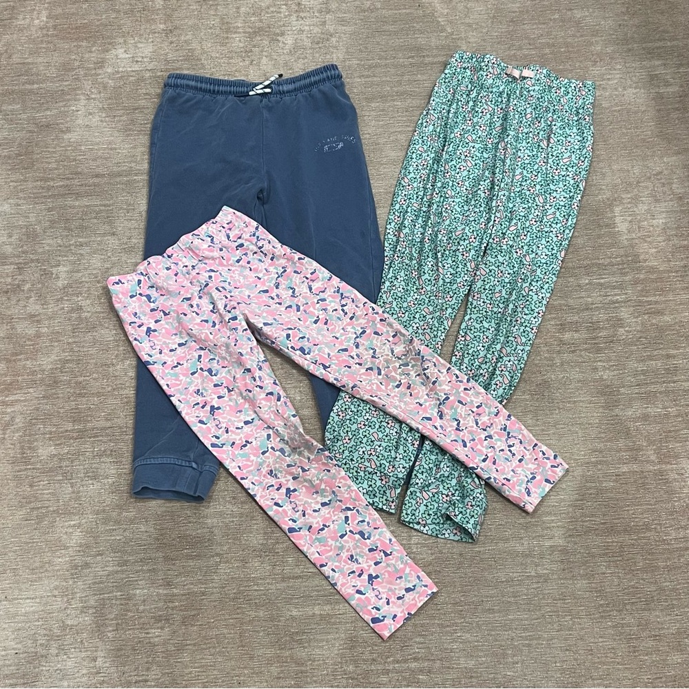 Lot of vineyard vines pants